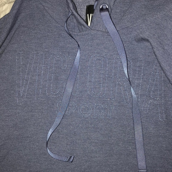 Victoria sport crop hoodie - Picture 2 of 3